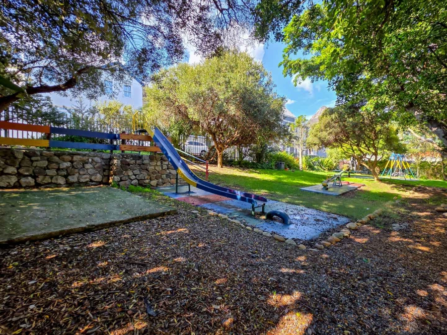 3 Bedroom Property for Sale in Sea Point Western Cape